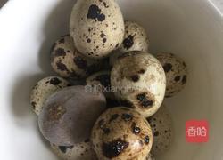 生活小窍门:巧扒鹌鹑蛋的做法图解1