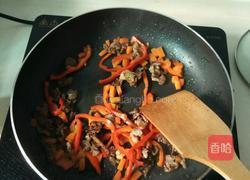 黑胡椒牛肉意大利面的做法图解2