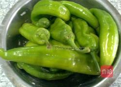 油焖辣椒的做法图解1