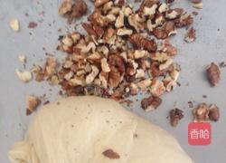 蜂蜜核桃面包棒的做法图解2