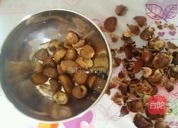 板栗烧鸡翅的做法图解1