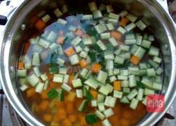 双色炒肉丁的做法图解3