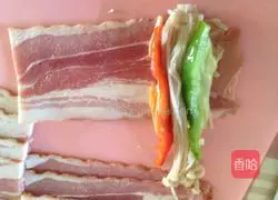 Illustration of how to make spicy bacon rolls 2