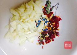 炝拌卷心菜丝的做法图解2