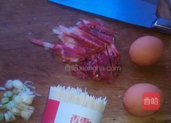 肉丝鸡蛋面的做法图解1