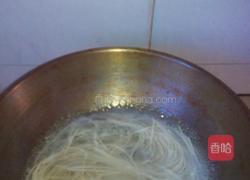 肉丝鸡蛋面的做法图解2