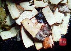 香干肉片娃娃菜的做法图解5