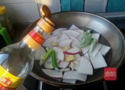 牛肉丸子氽萝卜的做法图解3