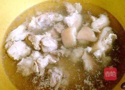 猪蹄黄花菜根汤的做法图解3