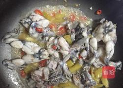 泡椒田鸡的做法图解11