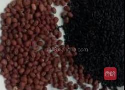 红豆黑米粥的做法图解1