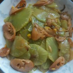 莴笋炒玉米腿的做法[图]