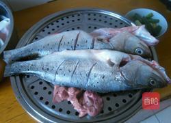 啤酒鲈子鱼的做法图解1