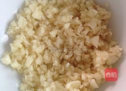 腊肠炒荷兰豆的做法图解3