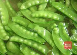腊肠炒荷兰豆的做法图解4