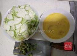 角瓜炒鸡蛋的做法图解1