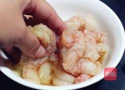 滑蛋虾仁的做法图解4