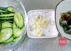 黄瓜皮蛋汤的做法图解1
