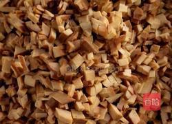 香肠丁芹菜炒饭的做法图解3