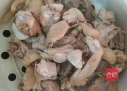 电饭煲栗子鸡的做法图解2