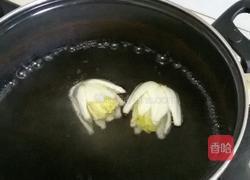 白菜莲花粉丝汤的做法图解7