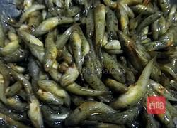 小鱼辣酱的做法图解1