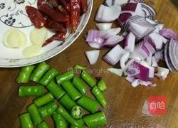 干煸肥肠的做法图解2