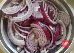 洋葱炒豆干的做法图解2