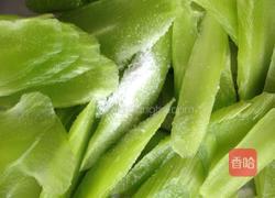 莴笋炒肉片的做法图解2