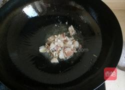 甘蓝炒肉的做法图解2