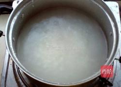 芝麻核桃粥的做法图解1