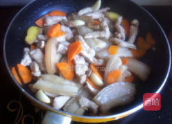 猪肉炒花菜胡萝卜的做法图解7