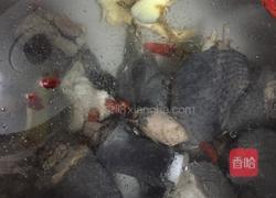 花菇乌鸡汤的做法图解1