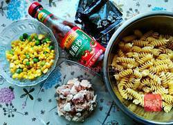 番茄(黑椒)什锦牛腩意粉的做法图解1