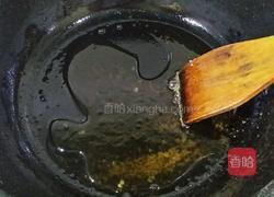 五花肉炖鹌鹑蛋的做法图解2