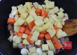 五花肉炖鹌鹑蛋的做法图解6