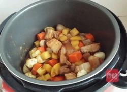 五花肉炖鹌鹑蛋的做法图解7