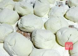 小小葱油饼的做法图解1
