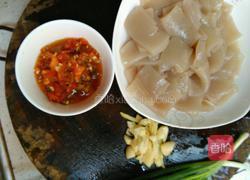 剁椒炒魔芋豆腐的做法图解1