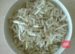 韭黄炒肉丝的做法图解2