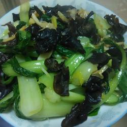 木耳炒青菜的做法[图]