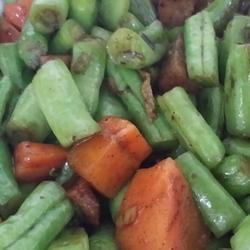 架豆王炒香肠胡萝卜的做法[图]