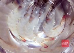 蒜蓉烤虾的做法图解1
