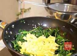菠菜炒鸡蛋的做法图解8
