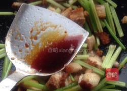 烧肉炒芹菜的做法图解8