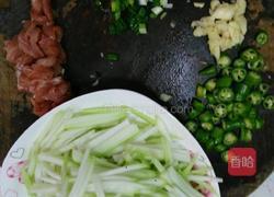 瓢瓜炒瘦肉的做法图解4