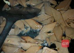 青椒蒜苔炒香肠的做法图解4