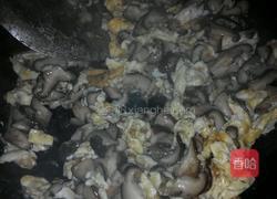 香菇炒鸡蛋的做法图解6
