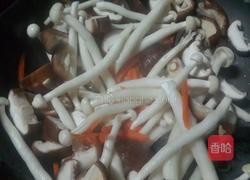 蚝油双菇肉片的做法图解5