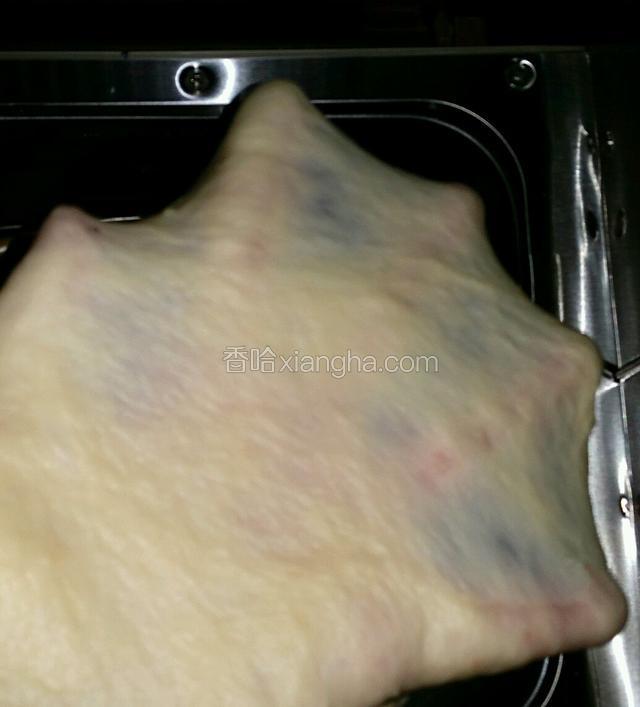 繼續攪拌至出膜的完全階段